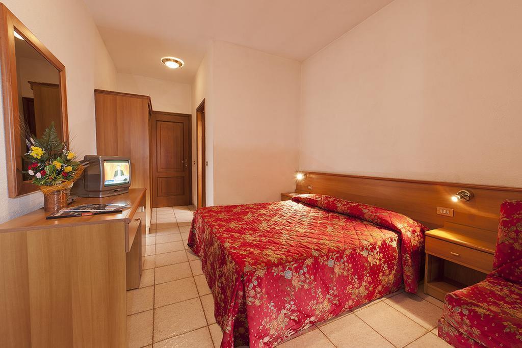 Hotel Veneriaz Nus Luaran gambar